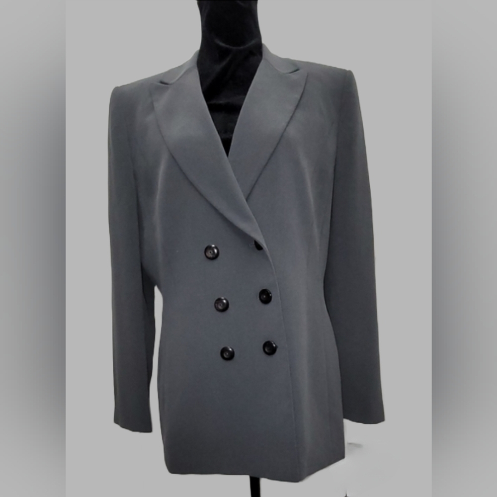 NEW WITH TAGS Tahari 2 pc Pant Suit